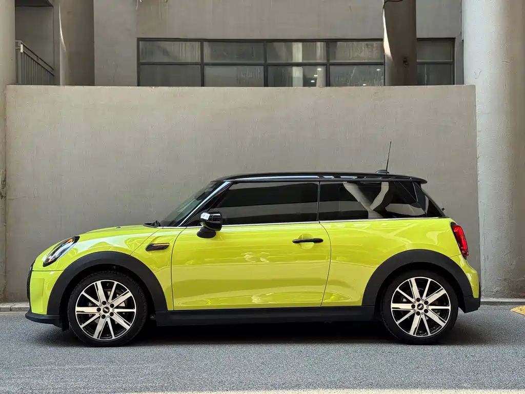 MINI 1.5 T COOPER Artist