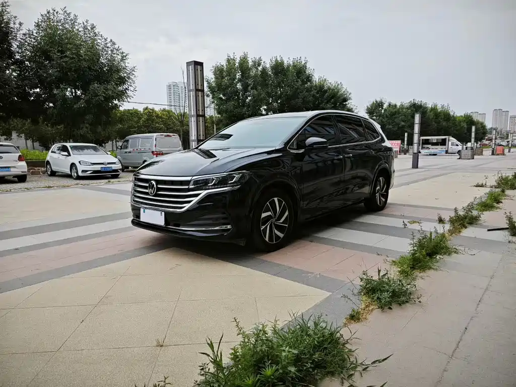 Viloran 330 TSI Luxury