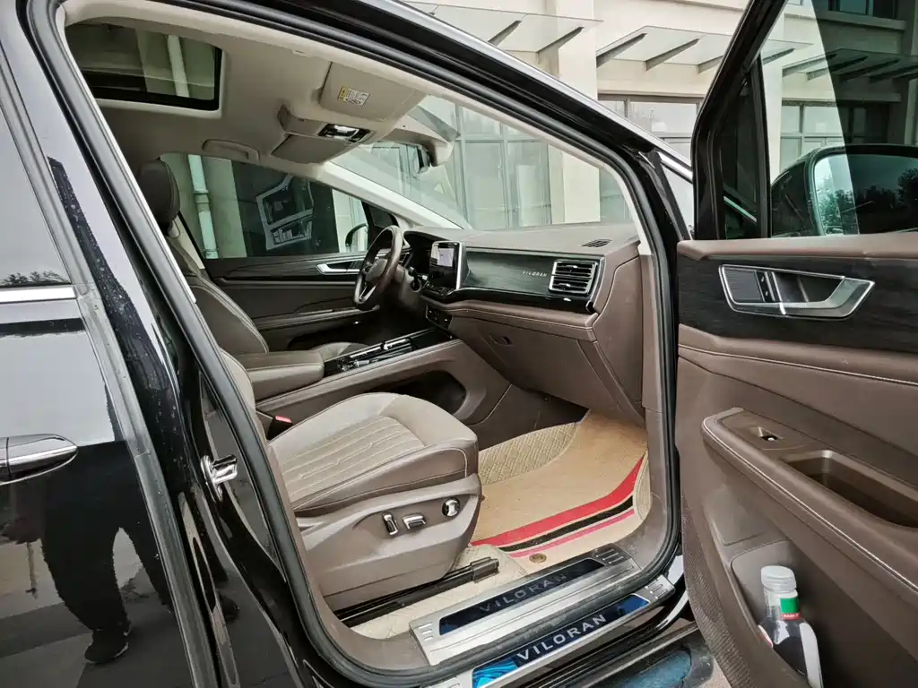 Viloran 330 TSI Luxury