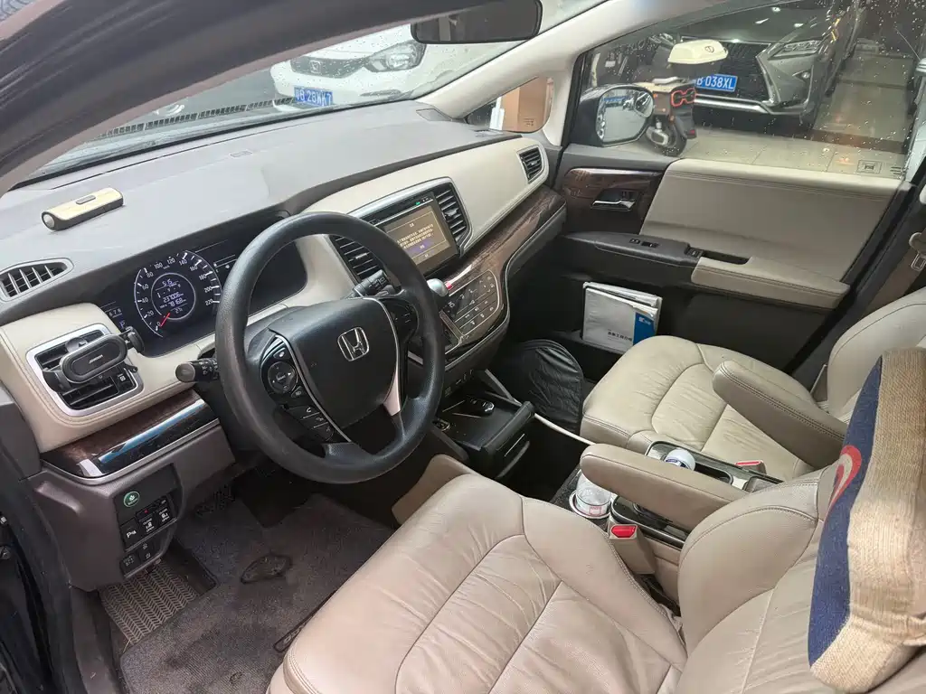 Odyssey Facelift 2.4 L Luxury