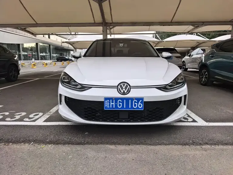 Volkswagen Lamando Lamando L 280 TSI DSG Dazzle Hot