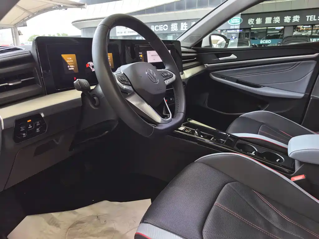 Lamando Lamando L 280 TSI DSG Dazzle Hot
