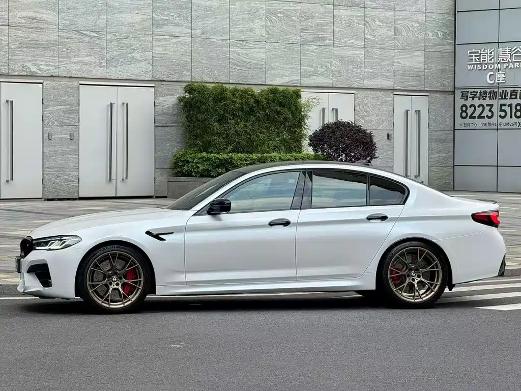 BMW M5