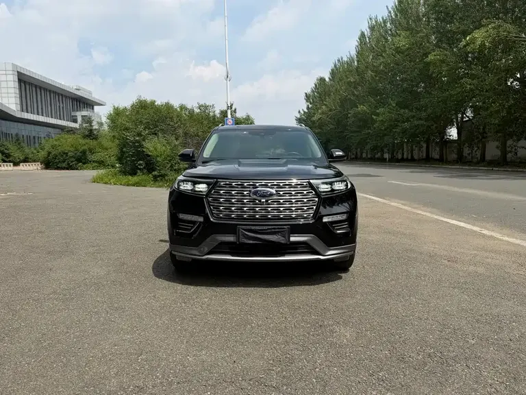 Ford Explorer EcoBoost 285 4 WD Titanium 6-seat