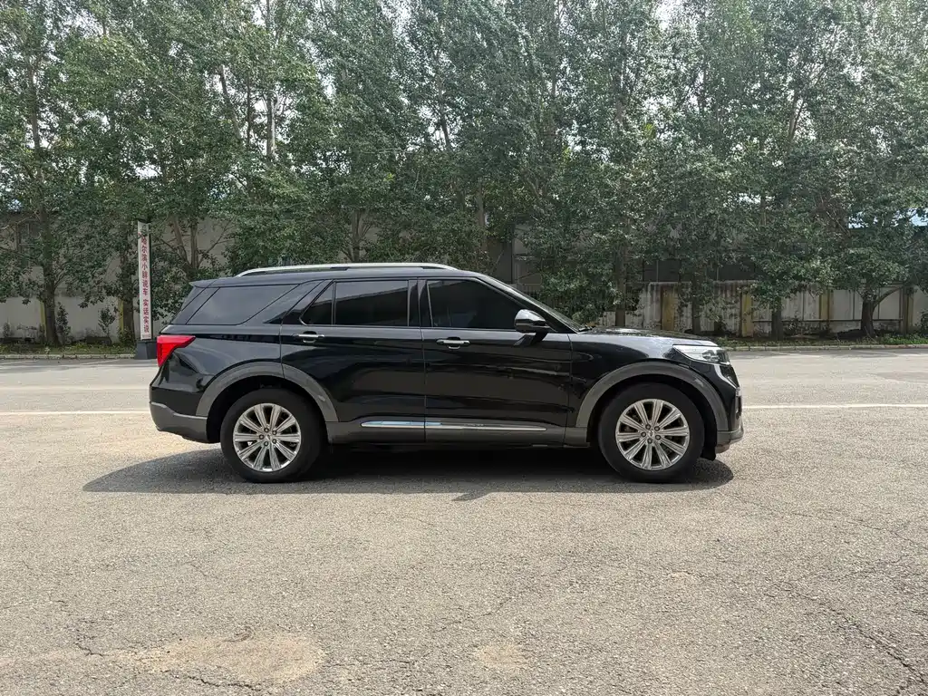 Explorer EcoBoost 285 4 WD Titanium 6-seat