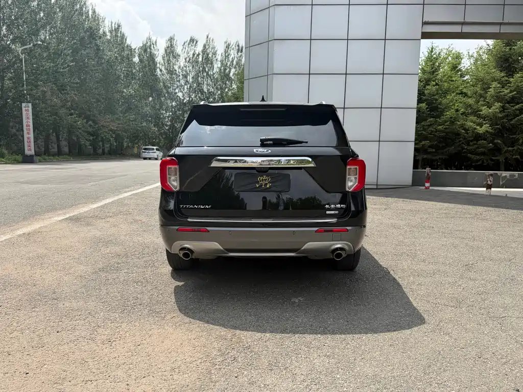 Explorer EcoBoost 285 4 WD Titanium 6-seat