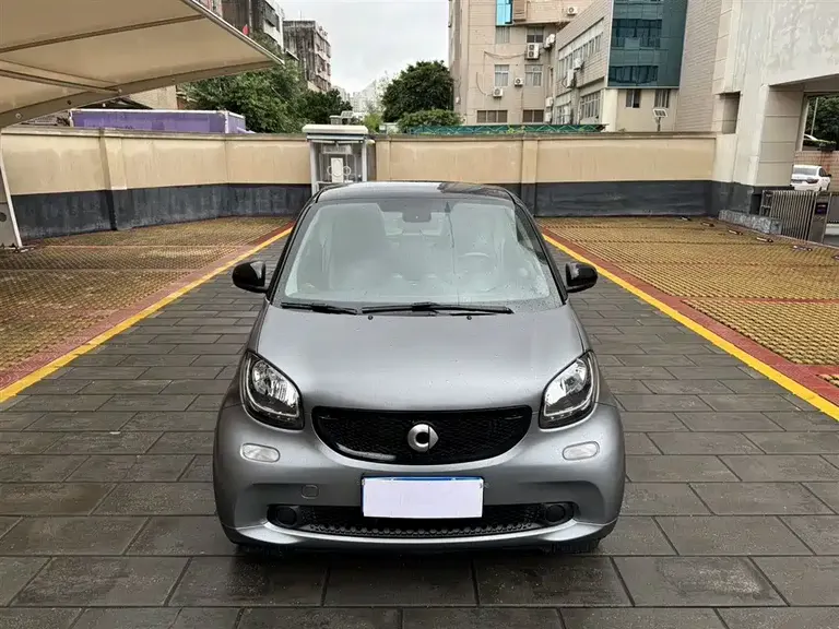 smart fortwo 0.9 T 66 kW Hardtop Pioneer CN-VI