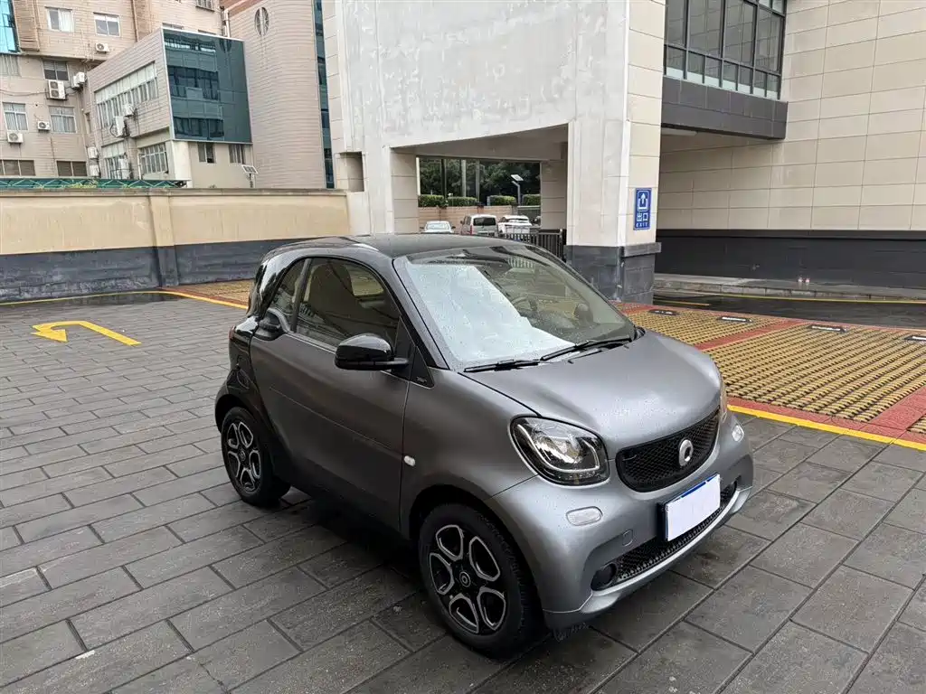 smart fortwo 0.9 T 66 kW Hardtop Pioneer CN-VI