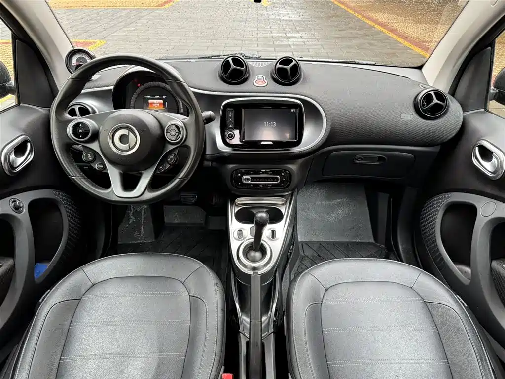 smart fortwo 0.9 T 66 kW Hardtop Pioneer CN-VI