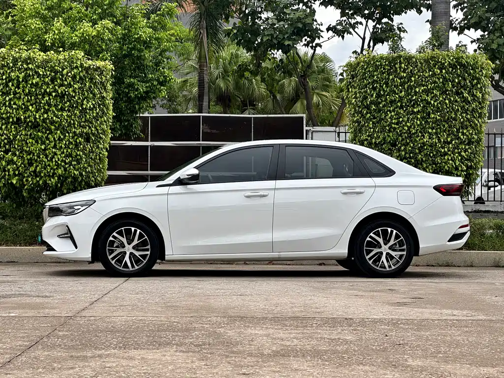 Emgrand 4 th Gen 1.5 L CVT Dragon