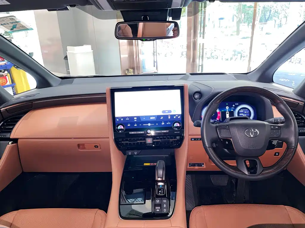Vellfire Crown Dual Engine 2.5 L Supreme Executive