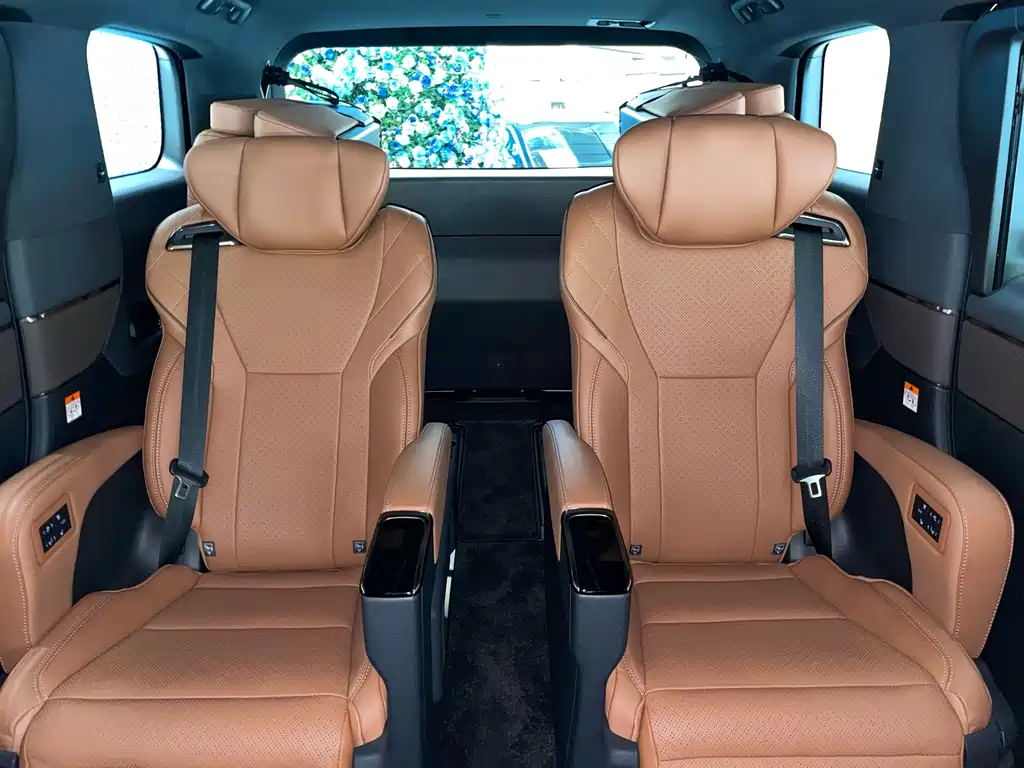 Vellfire Crown Dual Engine 2.5 L Supreme Executive