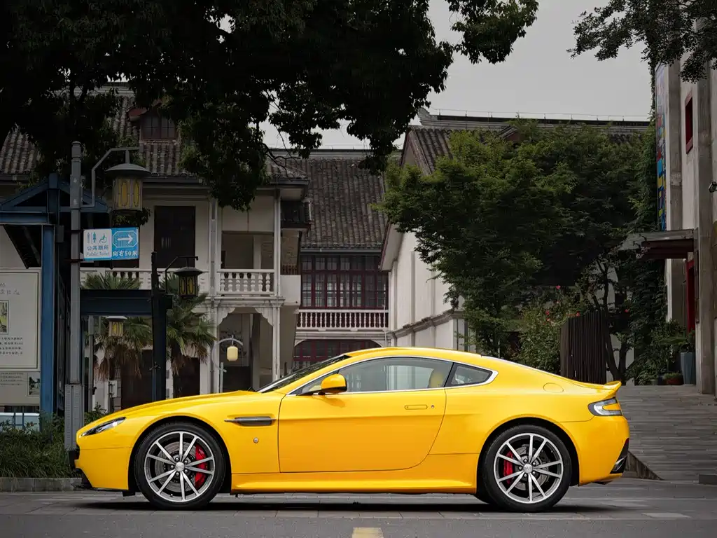 V8 Vantage 4.7 L S Coupe