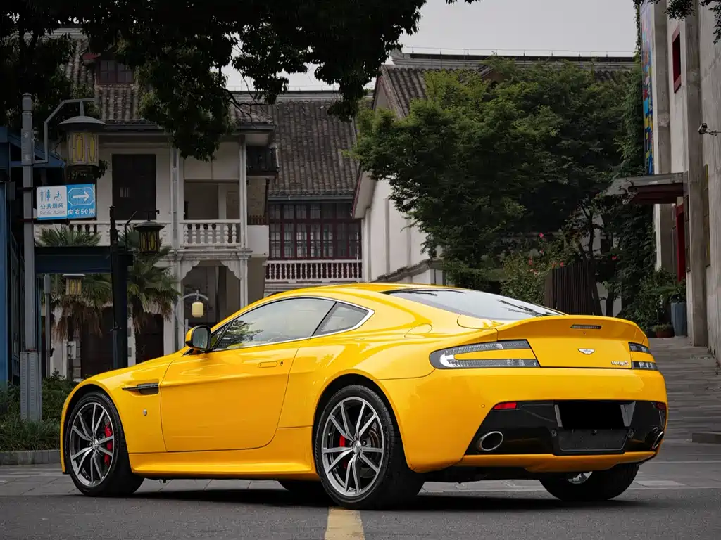 V8 Vantage 4.7 L S Coupe