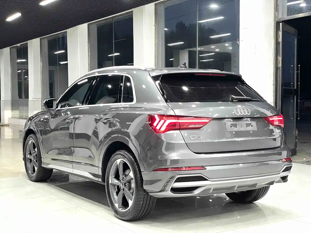 Audi Q3 35 TFSI Fashion Dynamic (1.4 T)