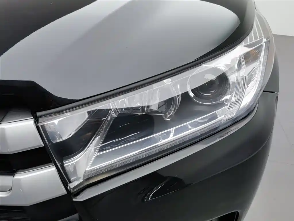 Highlander 2.0 T 4 WD Luxury 7-seat CN-V