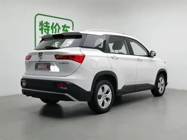 Baojun 530 宝骏530 2020款 1.5 T CVT豪华互联型 6座