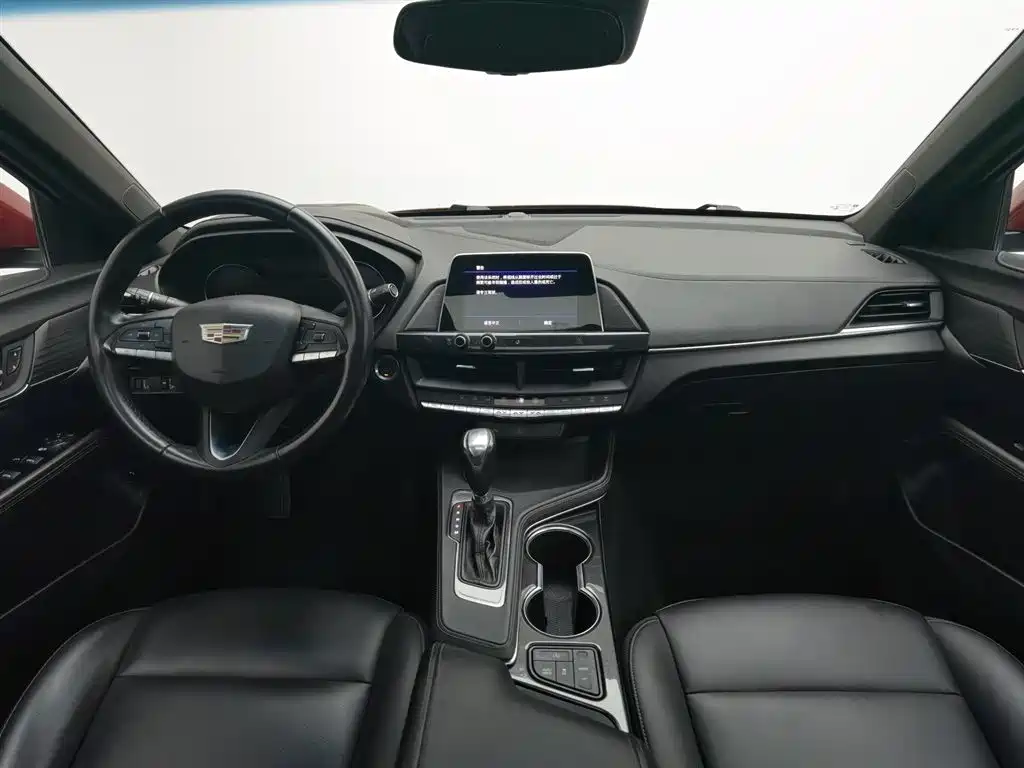 Cadillac CT4 28 T Fashion