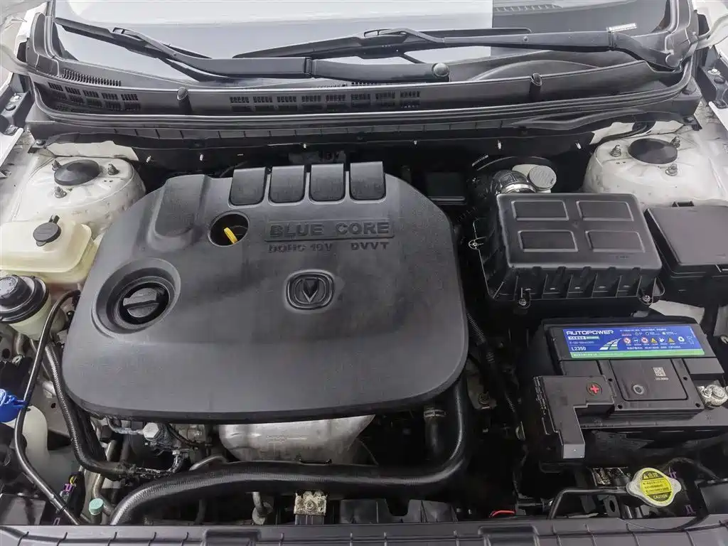 Eado 1.6 L Auto Style