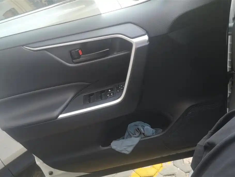 Wildlander 2.0 L CVT 2 WD Leading