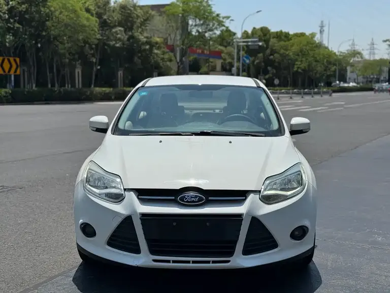 Ford Focus Sedan 1.6 L Manual Comfort