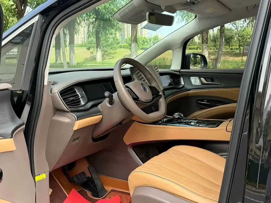 Denza D9 DM-i 970 4 WD Flagship