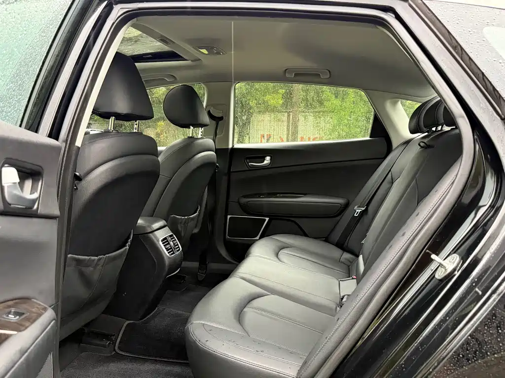 Kia K5 2.0 L Auto GLS