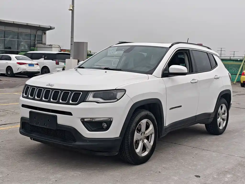 Compass 200 T Auto Home Enjoyment