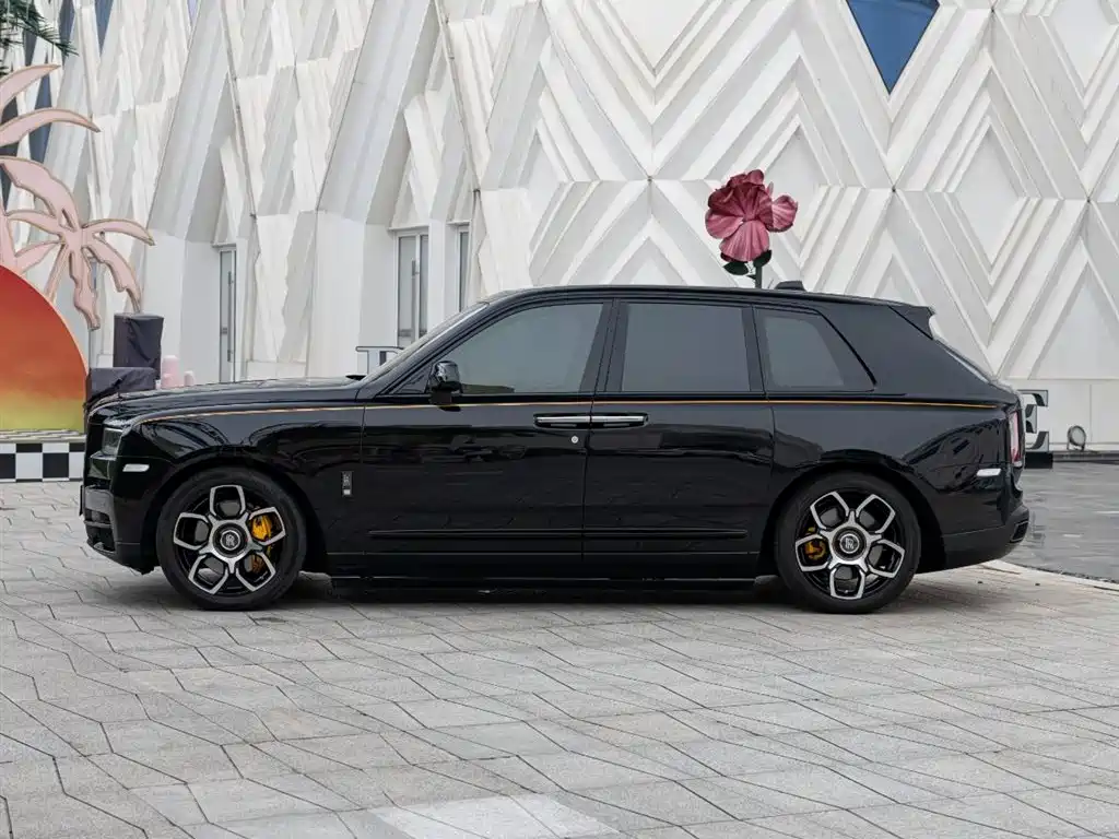 Cullinan Black Badge