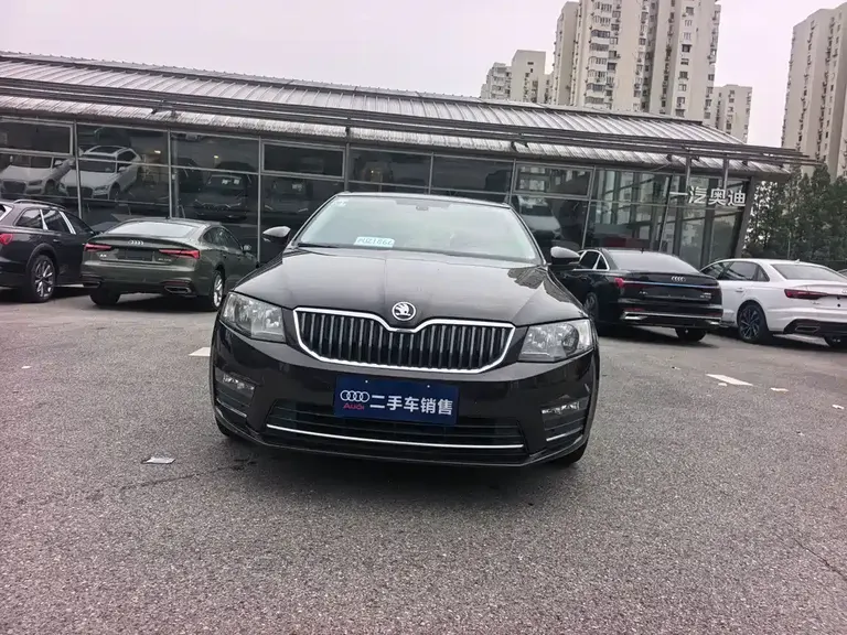 Skoda Octavia 1.6 L Auto Smart Travel