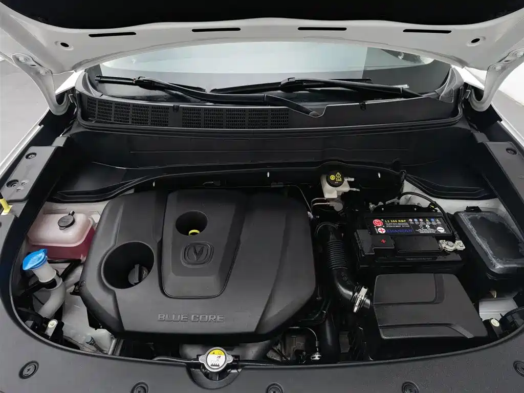 Changan CS35 PLUS 长安CS35 PLUS 2021款 荣耀百万版 1.6 L CVT豪华版
