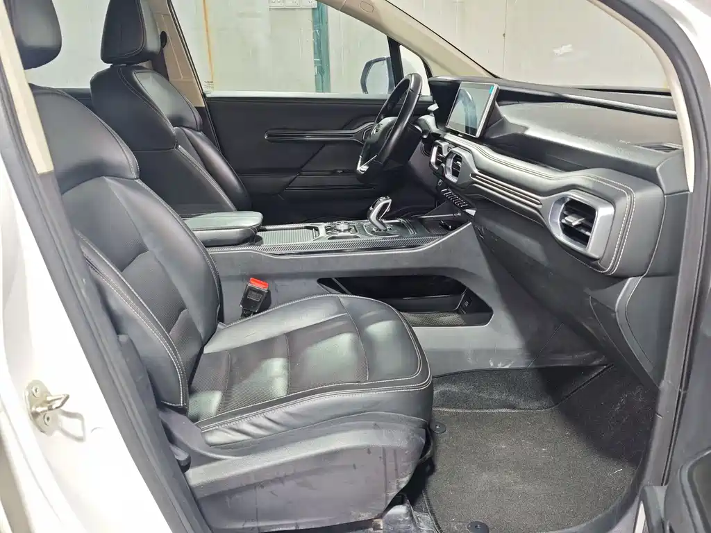 Haoyue 1.8 TD DCT Luxury 7-seat