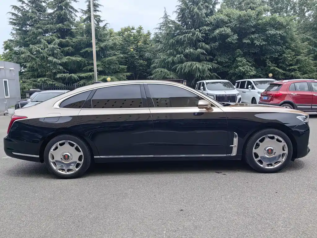 Hongqi H9 2.0 T Connected Flagship Enjoyment