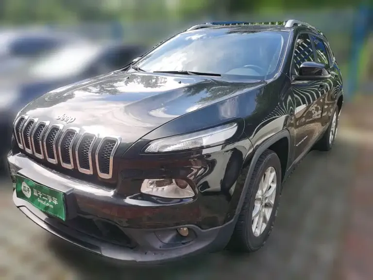 Jeep Cherokee 2.4 L Leading Intelligent