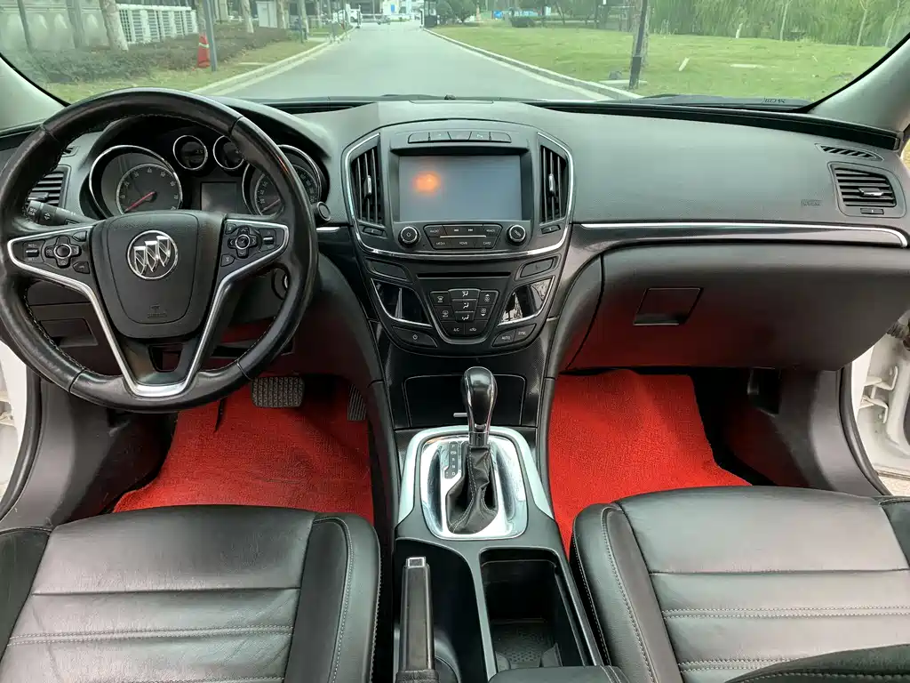 Regal 1.6 T Fashion Tech