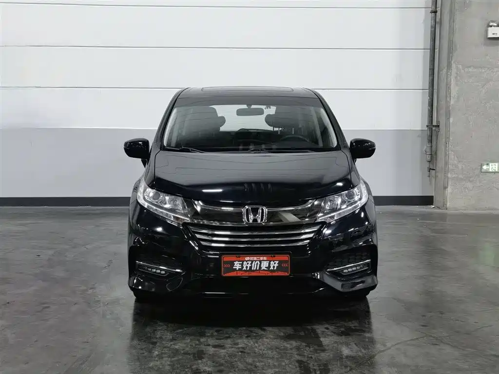 Odyssey 2.4 L Luxury