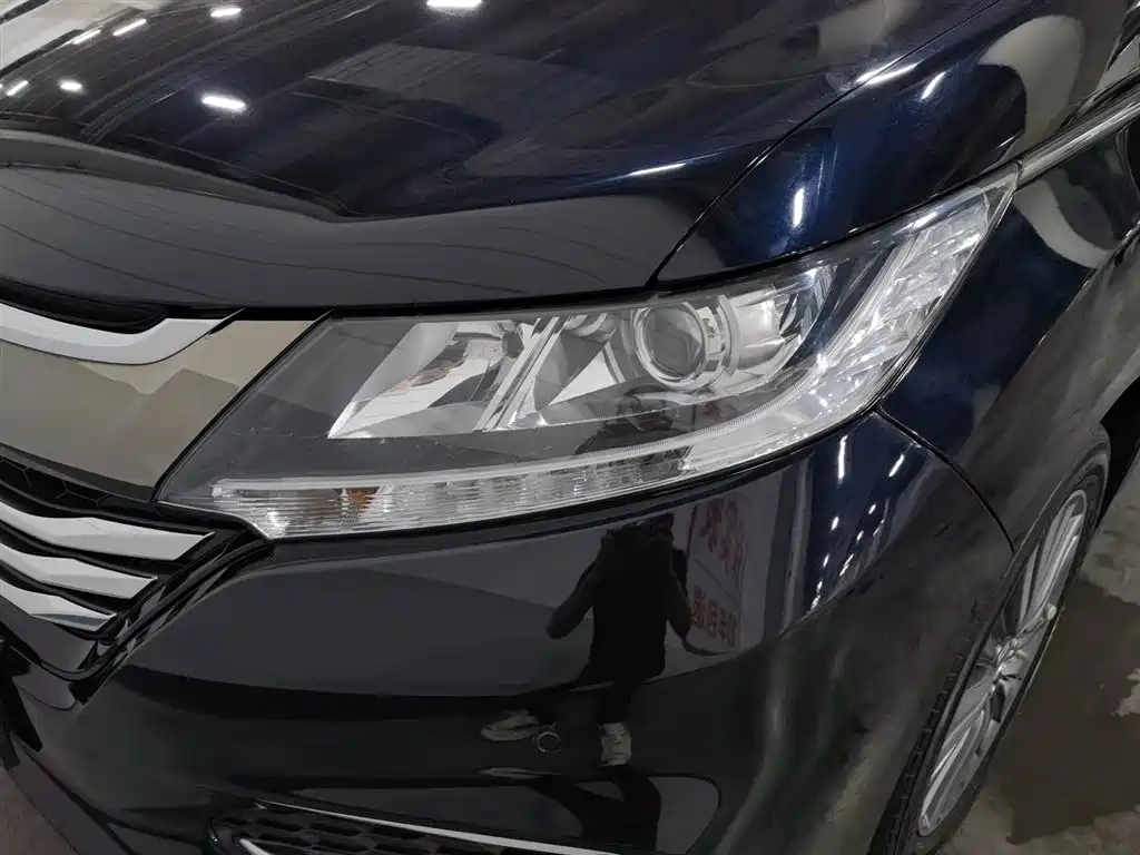Odyssey 2.4 L Luxury
