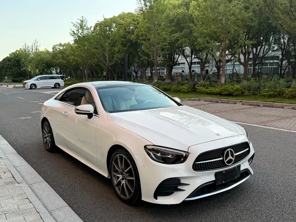 Mercedes-Benz E-Class (Import) E 260 Coupe