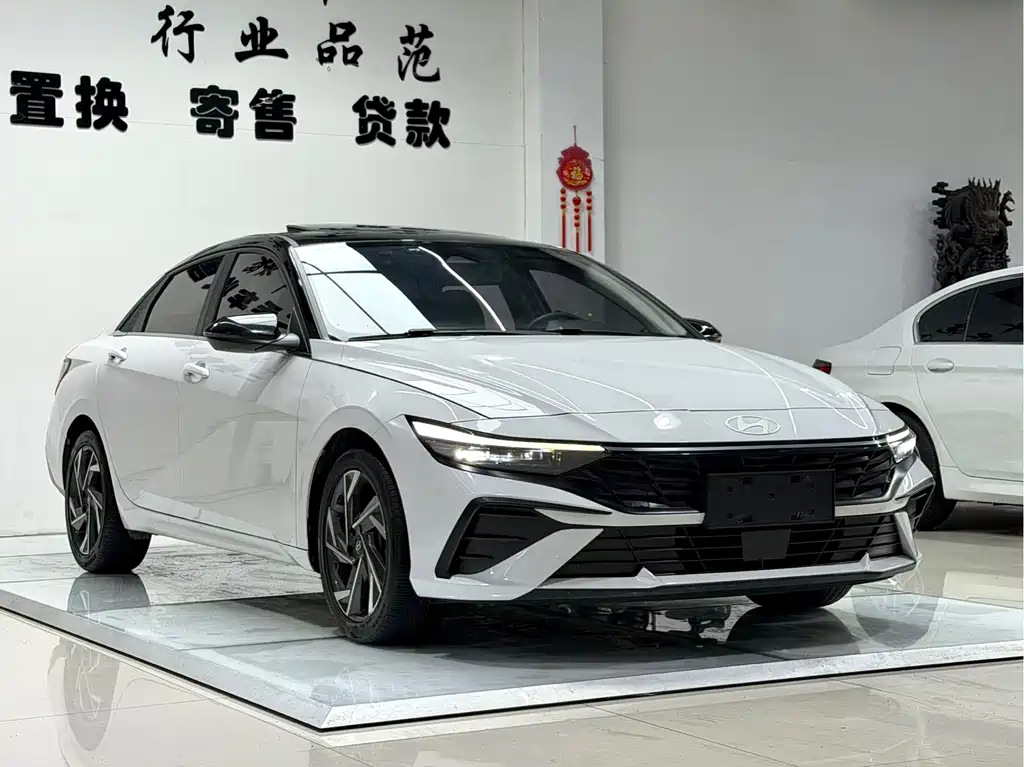 Elantra 1.5 L CVT LUX Distinguished