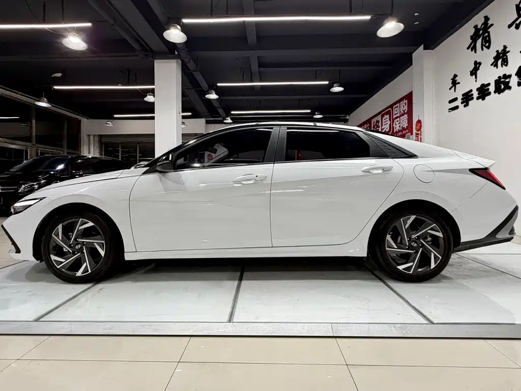 Elantra 1.5 L CVT LUX Distinguished