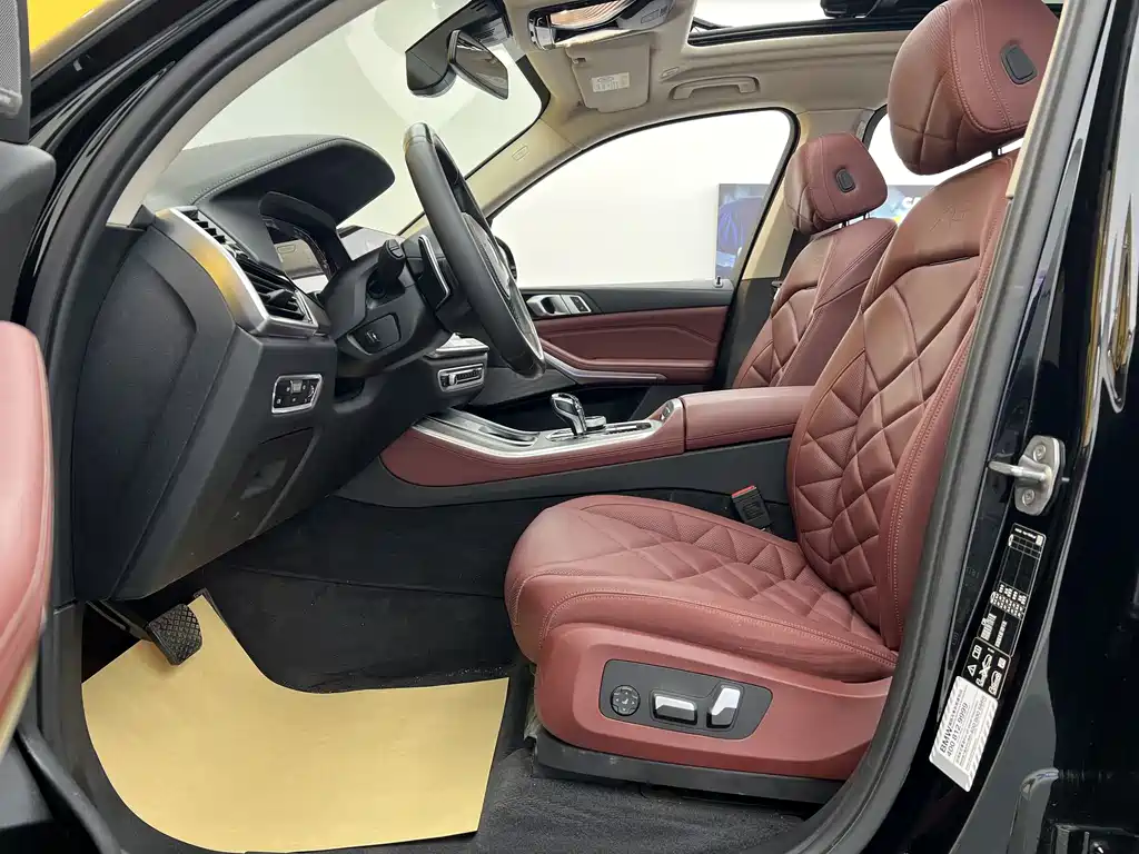 BMW X5 xDrive 30 Li Premium M Sport Package