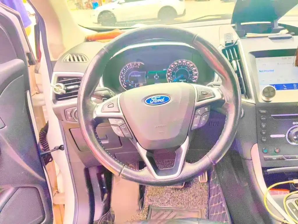 Edge EcoBoost 245 4 WD Supreme Sharp 7-seat