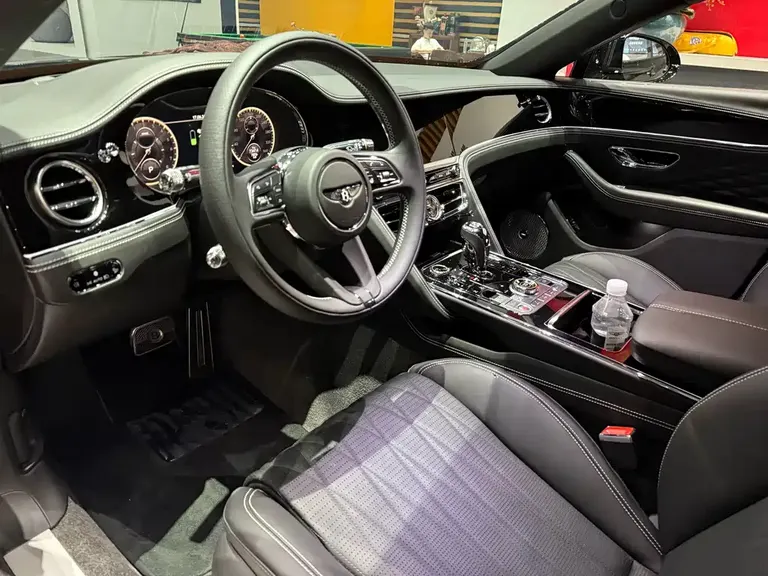 Bentley Flying Spur PHEV 2.9 T V6 Hybrid Mulliner
