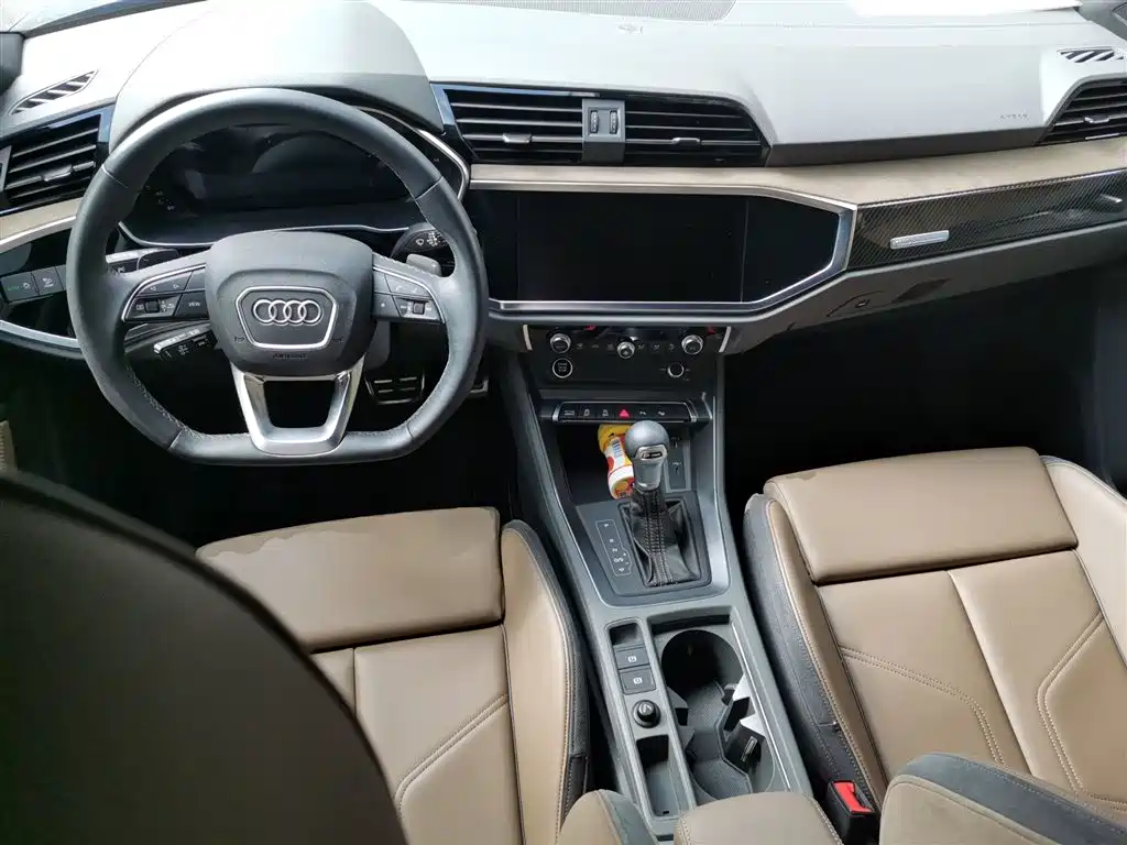 Audi Q3 40 TFSI Fashion Dynamic Launch Special Edition