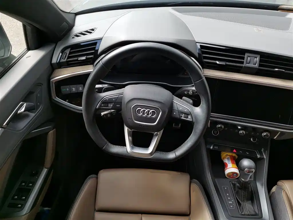 Audi Q3 40 TFSI Fashion Dynamic Launch Special Edition