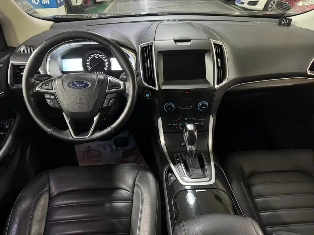 Edge EcoBoost 245 2 WD Grand Sharp 7-seat