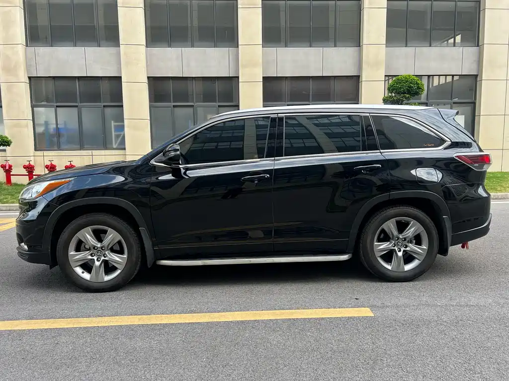 Highlander 2.0 T 4 WD Luxury 7-seat