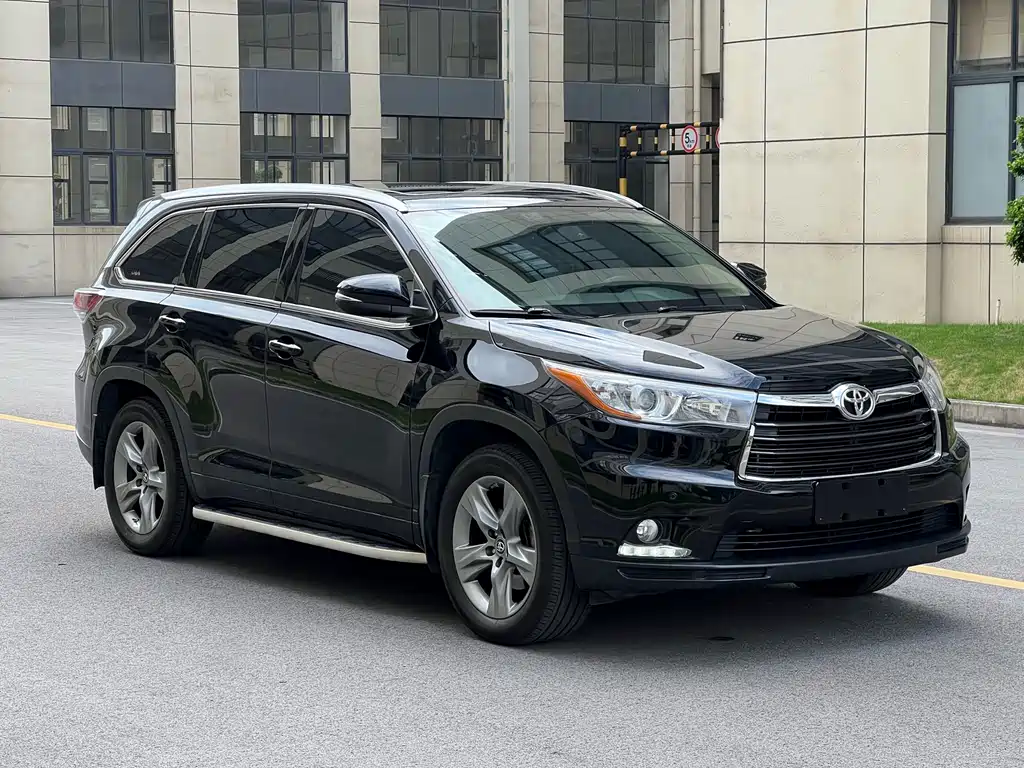 Highlander 2.0 T 4 WD Luxury 7-seat