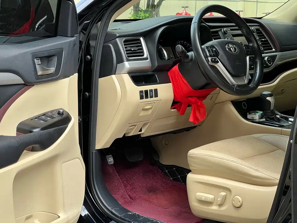 Highlander 2.0 T 4 WD Luxury 7-seat