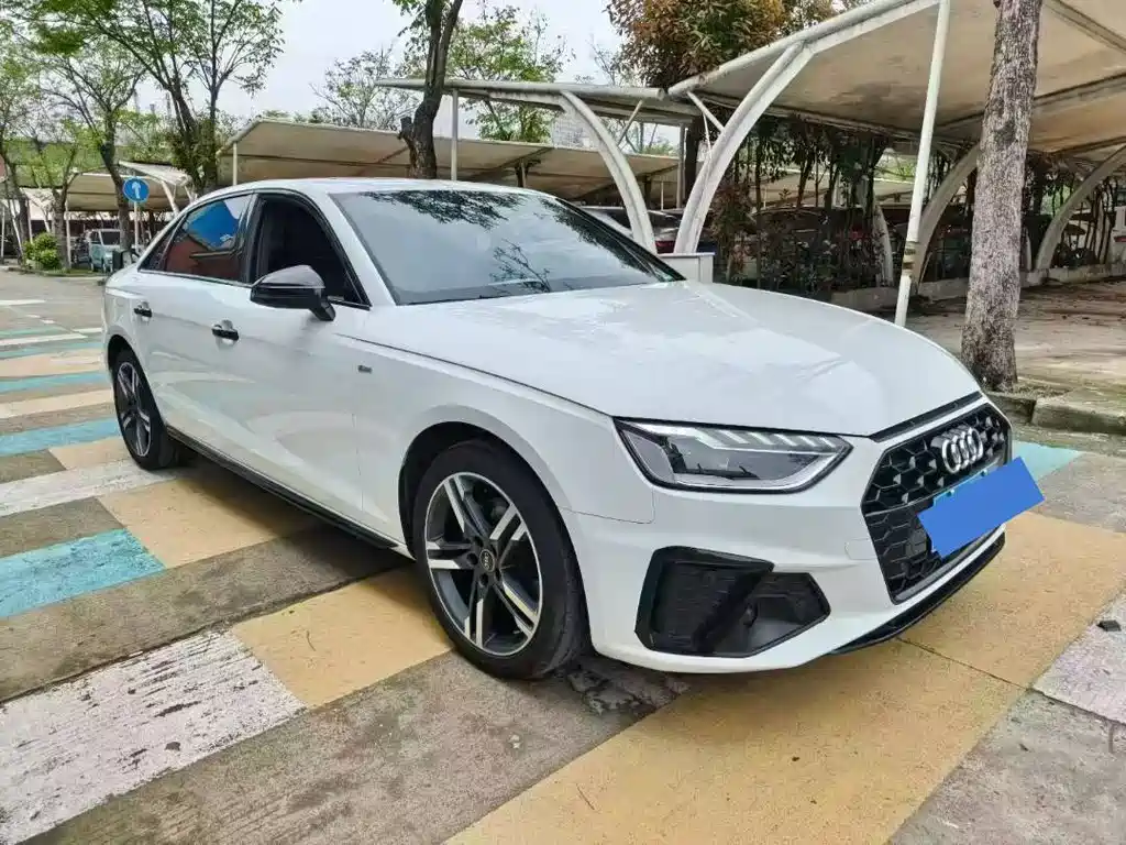 Audi A4 L 40 TFSI Luxury Dynamic